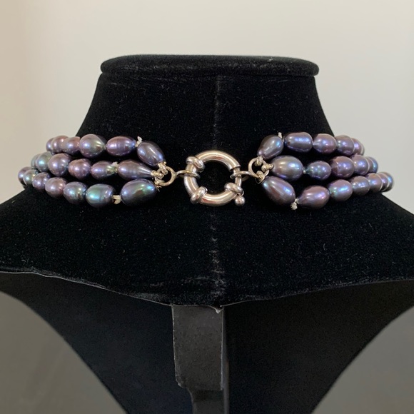 Three string purple fresh water pearl set. - Picture 5 of 11